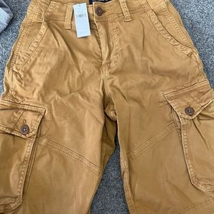 NWT AE cargo shorts